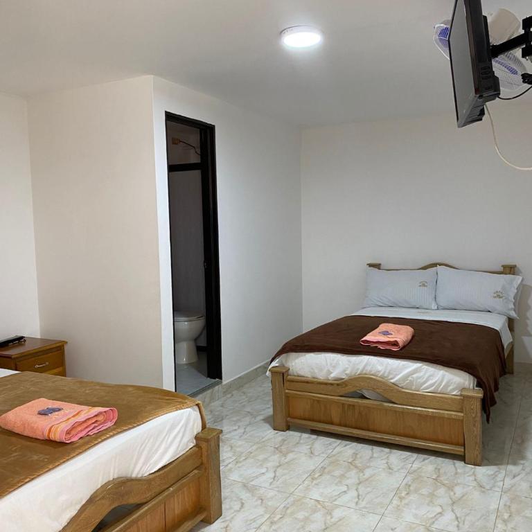 Hotel la Victoria - Deluxe Double Room - 11