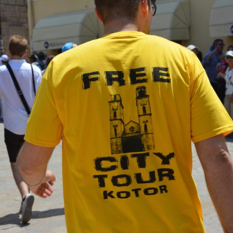 Montenegro Backpackers Home Kotor - Kreveti na Sprat u 6-krevetnoj Spavaonici - 6