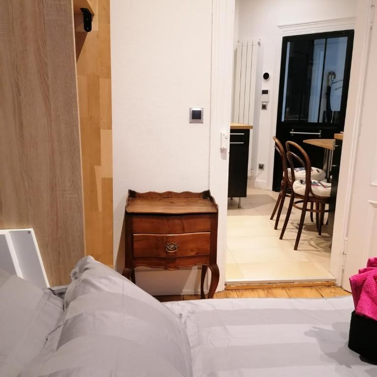 A la Tour des Rohan - One-Bedroom Apartment - 21