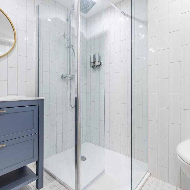 LB Vacation Rentals I A Quiet Place with Garden in the Heart of Cannes - Appartement 3 Chambres - 27