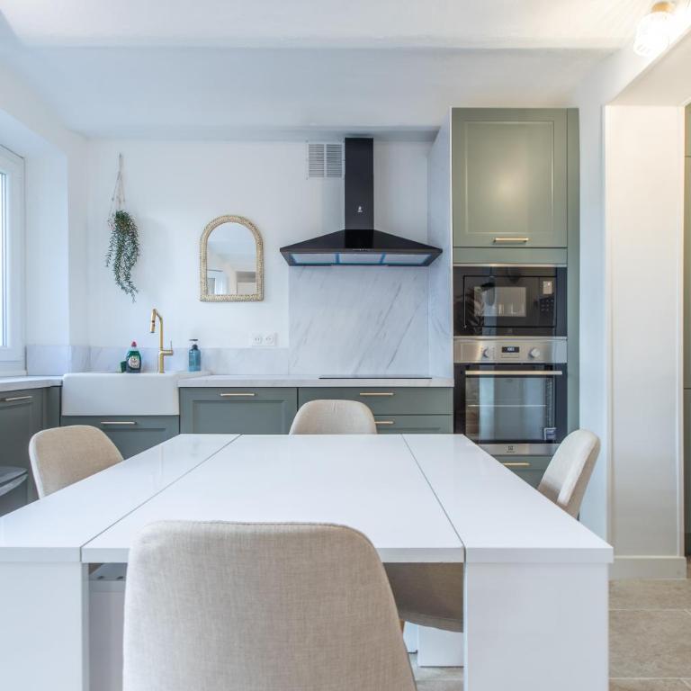 LB Vacation Rentals I A Quiet Place with Garden in the Heart of Cannes - Appartement 3 Chambres - 17