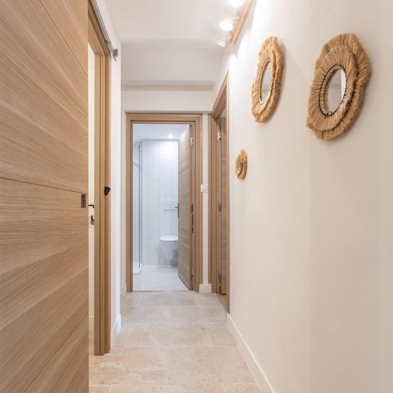 LB Vacation Rentals I A Quiet Place with Garden in the Heart of Cannes - Appartement 3 Chambres - 7