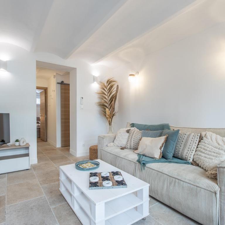 LB Vacation Rentals I A Quiet Place with Garden in the Heart of Cannes - Appartement 3 Chambres - 12