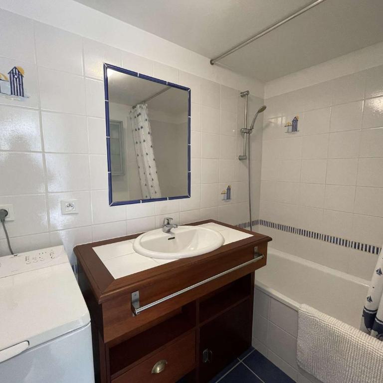 Maison avec Piscine Chauffée, Terrasse et Parking à 300m de l'Océan - FR-1-224C-219 - Ferienhaus - 8
