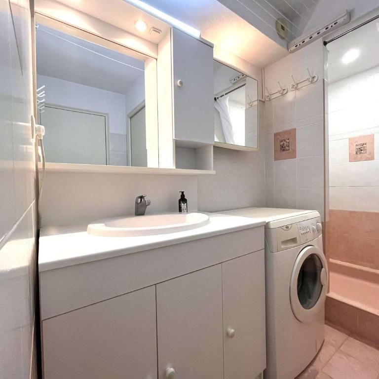 Studio/Cabine à 80m de la plage avec Terrasse, Jardinet et Garage - Cavalaire - FR-1-226B-140 - Appartement - 9