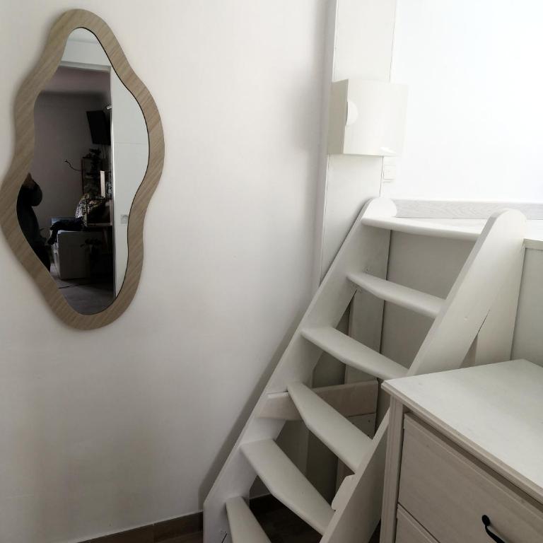 spacieux logement vieil antibes climatisé 5 minutes plages - Standard Apartment - 15