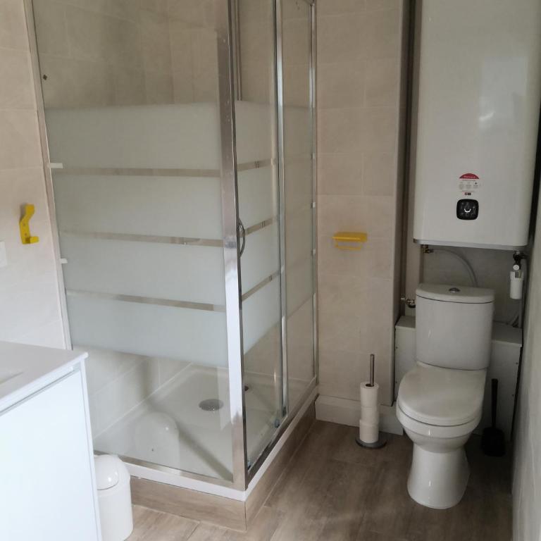 spacieux logement vieil antibes climatisé 5 minutes plages - Standard Apartment - 16