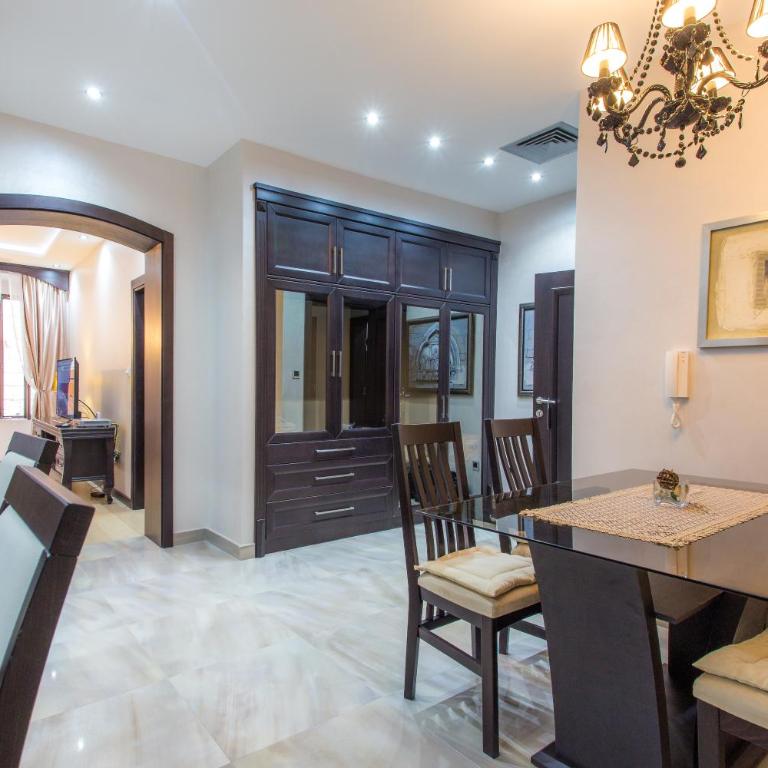 Pearl Apartments - Superior One-Bedroom Apartment - 2
