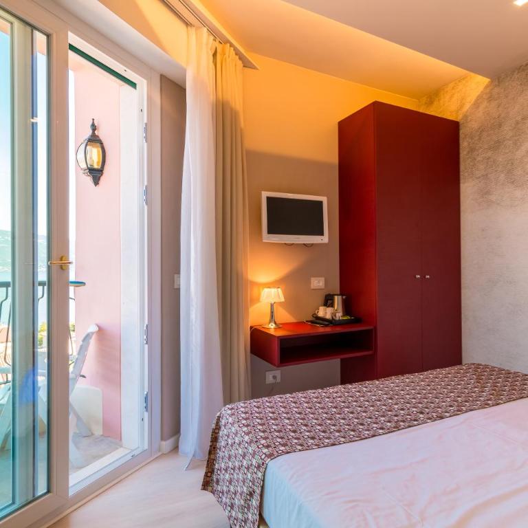 Hotel Villa Europa - Camera Matrimoniale Comfort con Balcone e Vista Lago - 2