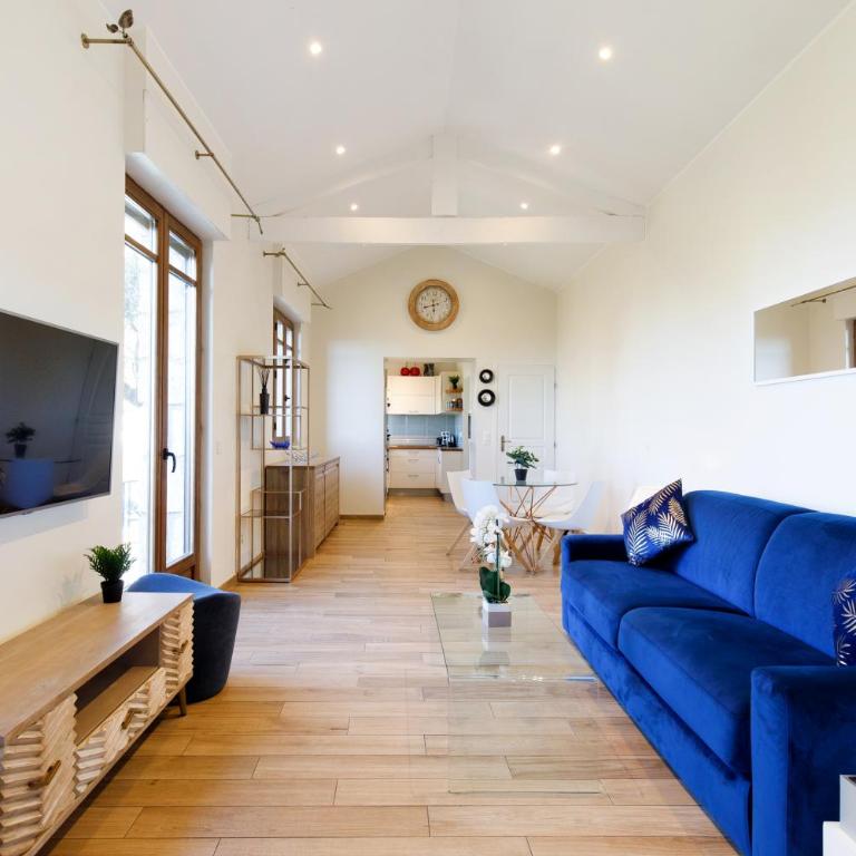 Villa d exception avec terrasse, jacuzzi, vue mer, parking, en plein cœur du village de Eze - Villa - Vue sur Mer - 10