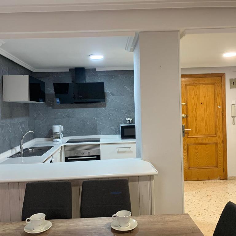 Disfruta de la playa, mar y sol en santa pola - Apartamento de 2 dormitorios - 3