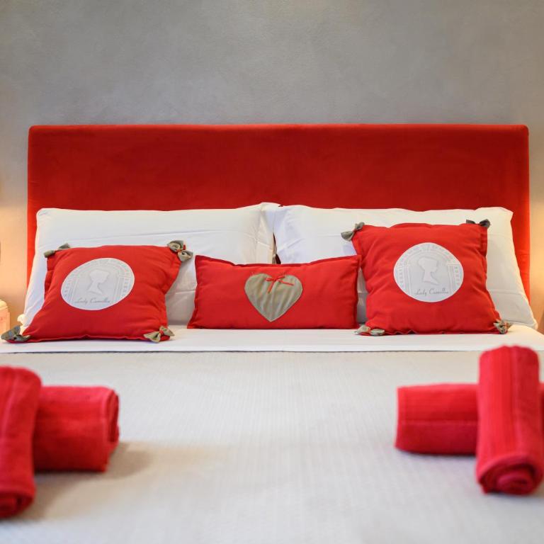 Lady Camollia Apartment - Three-Bedroom Apartment - 9