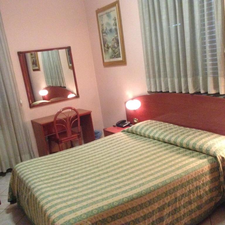 Hotel La Caravella - Camera Matrimoniale/Doppia con Letti Singoli - 7