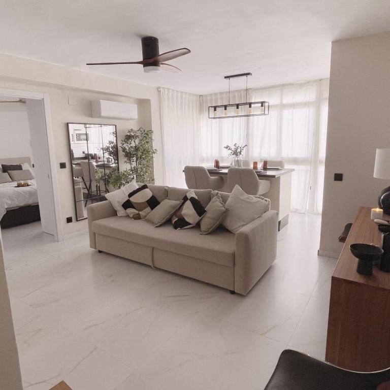 Precioso apartamento con piscina a 3 minutos de la playa en coche - Apartamento de 1 dormitorio - 2