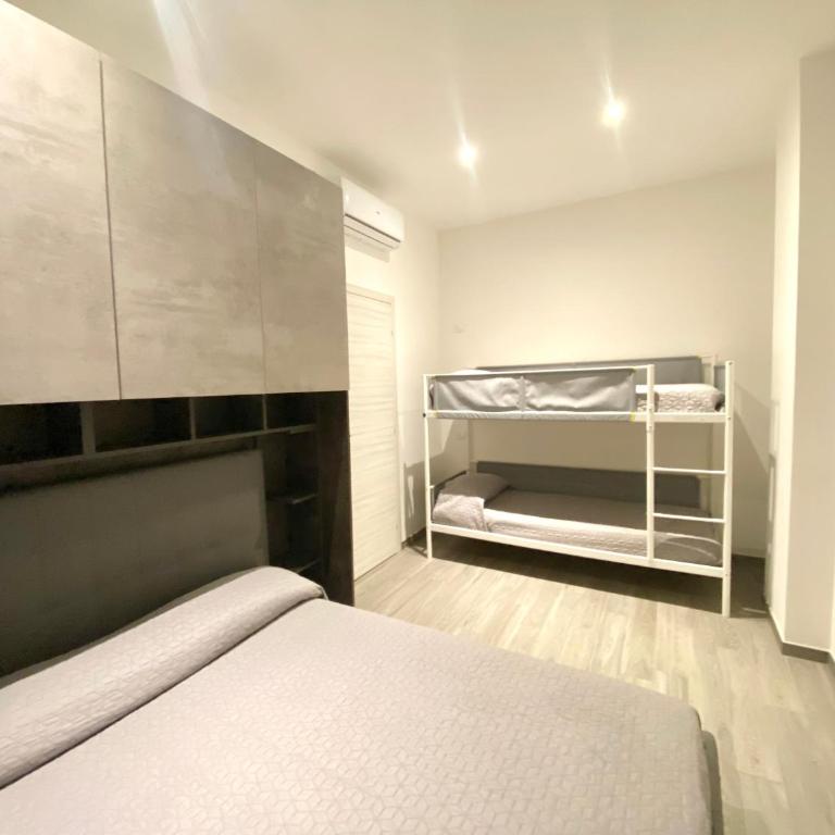 LCC - Centralissimo - 100 mt da Piazza Mazzini - 50 mt dal mare - Immobil Relax - Appartamento - Piano Terra - 5