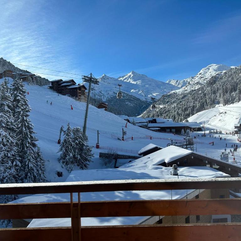 Spacieux apt rénové, ski aux pieds, cœur Mottaret, parking privé - Appartement 3 Chambres - 3