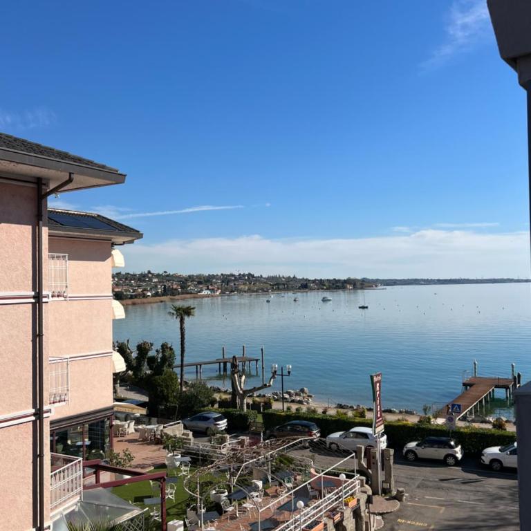 Glam Apartment Bardolino - Three-Bedroom Apartment - 3