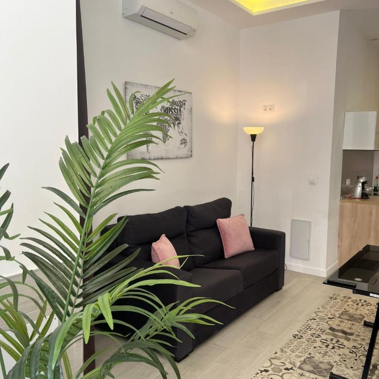 HERMOSO PISO a 3 min de la ESTACION DE BUS Y TREN AVE - Apartamento de 1 dormitorio - 4