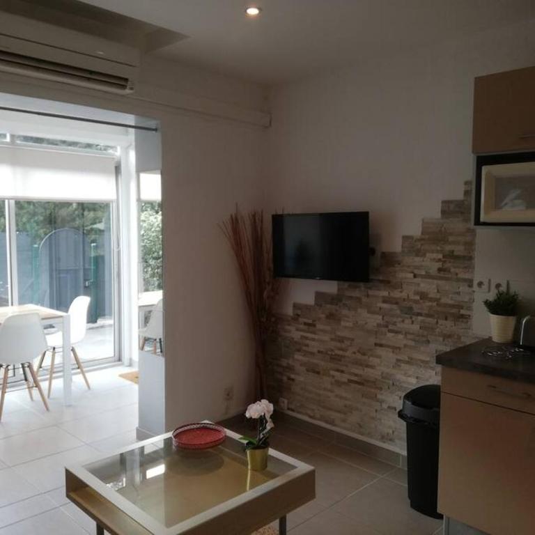 Joli appartement climatisé proche plage et port - Apartment mit 1 Schlafzimmer - 17