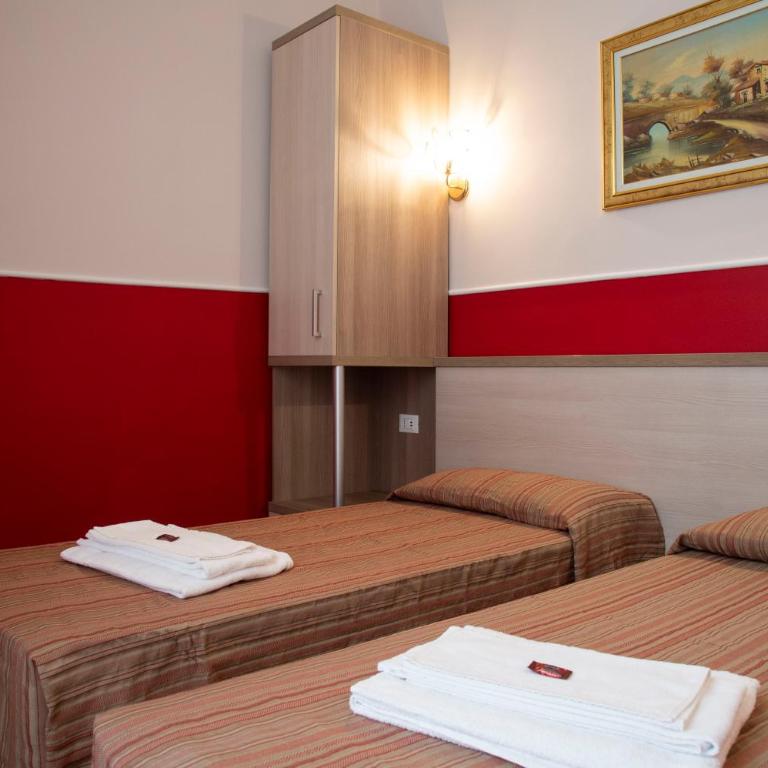 Domus Napoleone - Camera Matrimoniale/Doppia con Letti Singoli con Bagno Privato - 5