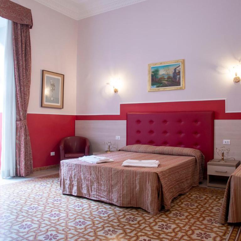 Domus Napoleone - Camera Tripla con Bagno Privato - 3