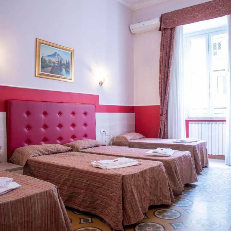 Domus Napoleone - Camera Quadrupla con Bagno Privato - 8