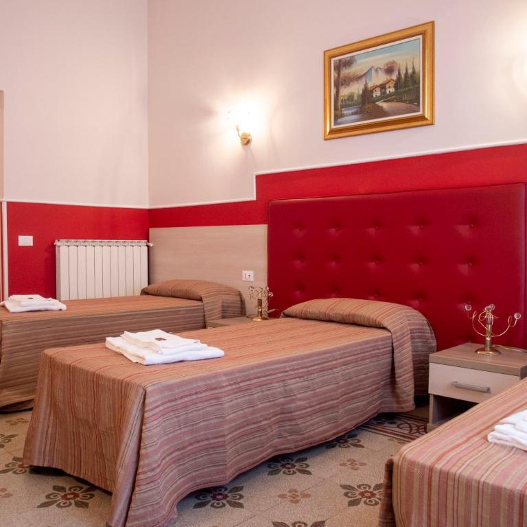 Domus Napoleone - Camera Tripla con Bagno Privato - 12
