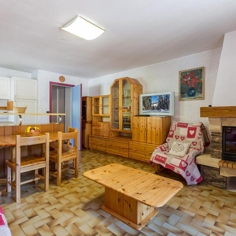 Appartement cosy, proche pistes et centre, 3 pièces, 6 pers, cheminée, balcon, parking - FR-1-437-53 - Appartement (6 Adultes) - 5