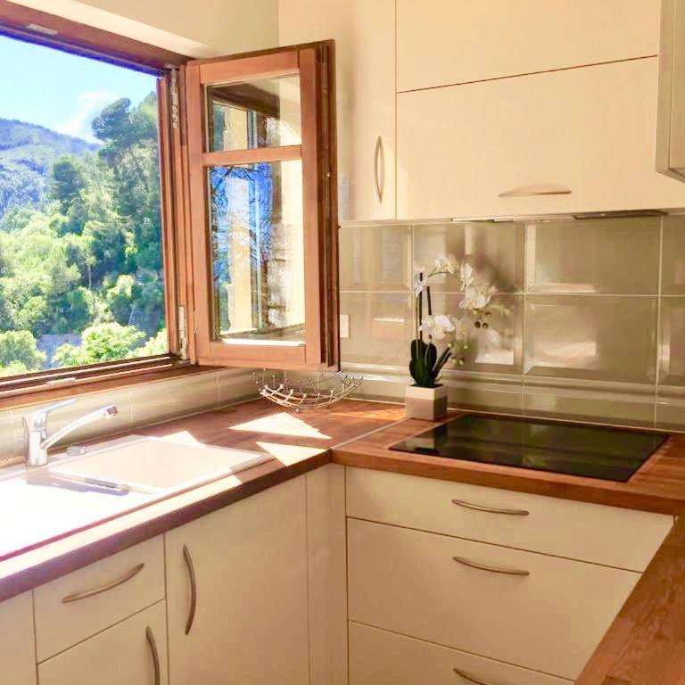 Villa d exception avec terrasse, jacuzzi, vue mer, parking, en plein cœur du village de Eze - Villa - Vue sur Mer - 16