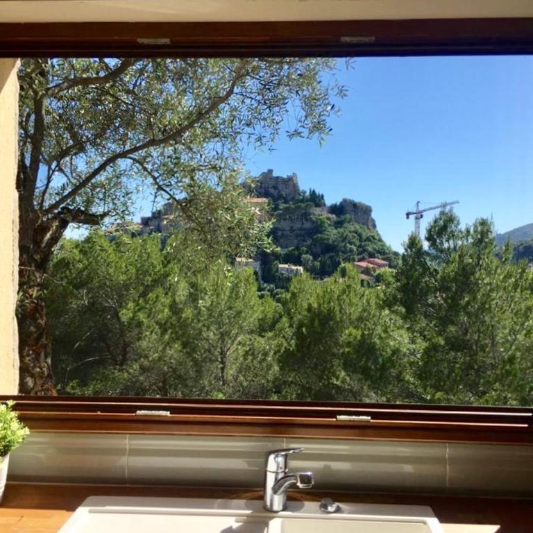 Villa d exception avec terrasse, jacuzzi, vue mer, parking, en plein cœur du village de Eze - Villa - Vue sur Mer - 18
