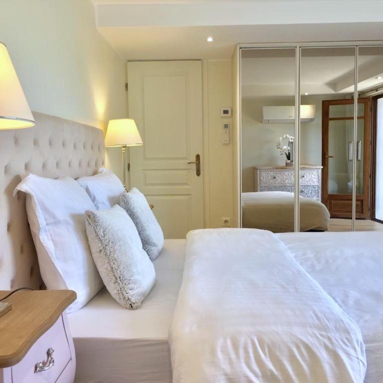 Villa d exception avec terrasse, jacuzzi, vue mer, parking, en plein cœur du village de Eze - Villa - Vue sur Mer - 22