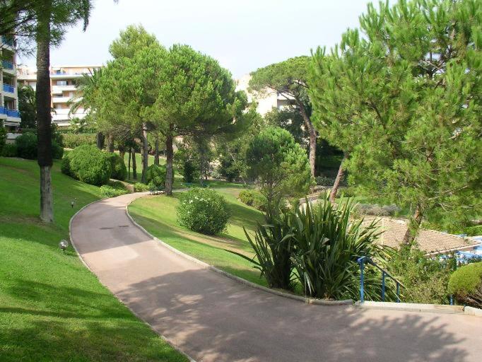 3P, Cannes, Domaine securise, Piscine, Tennis, Golf, 3 Etoiles - Appartement 2 Chambres - 46