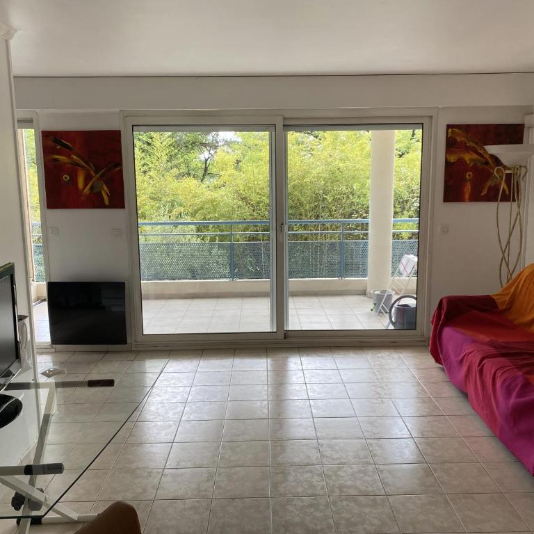 3P, Cannes, Domaine securise, Piscine, Tennis, Golf, 3 Etoiles - Appartement 2 Chambres - 16
