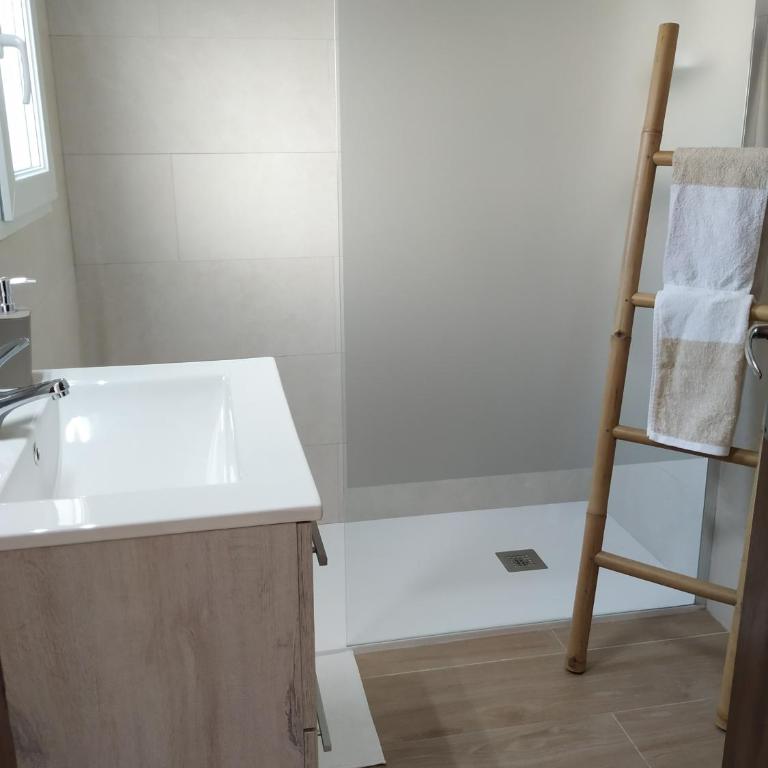 Casa Tritons - Three-Bedroom House - 24