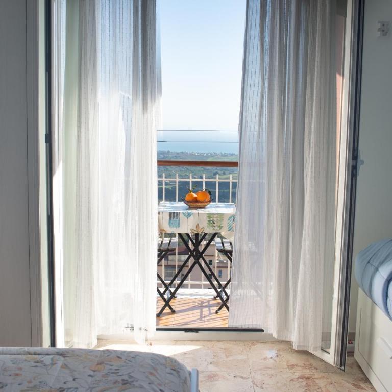 B&B MiraValle Agrigento - Camera Quadrupla con Cucina, Balcone e Vista Mare - 9