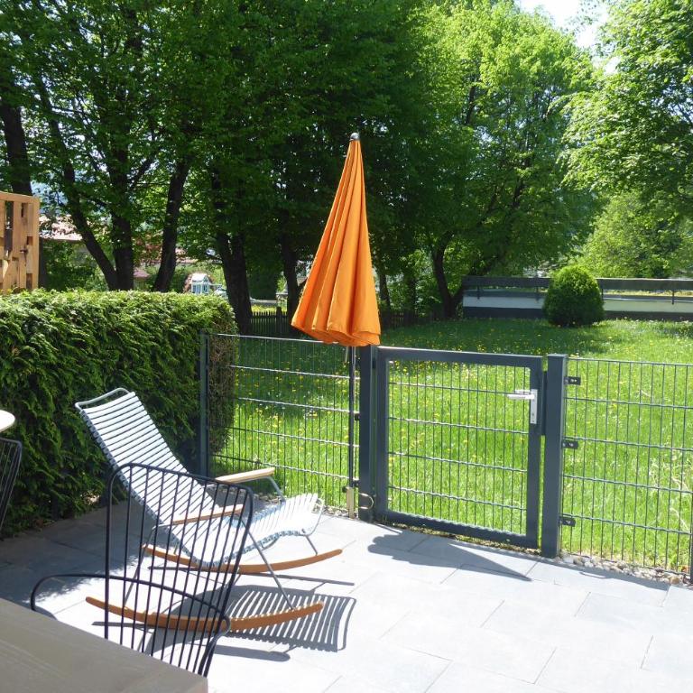 Maurers Schlierseetraum 6, Studio 455 mit 42 qm neu renoviert, Erdgeschoss mit eingezäunter Terrasse in ruhiger Lage am Kirchbichlweg 8 - Apartment mit 1 Schlafzimmer - 17