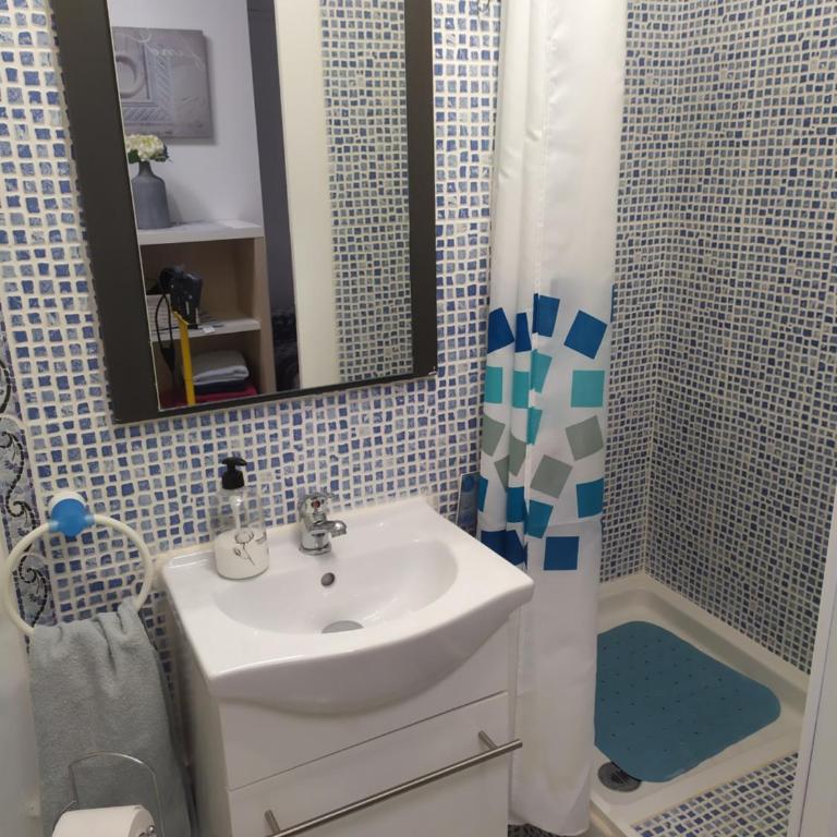 Apartamento Italia piscina aire acondicionado terraza y vistas montaña ideal para mascotas - Apartamento - 18