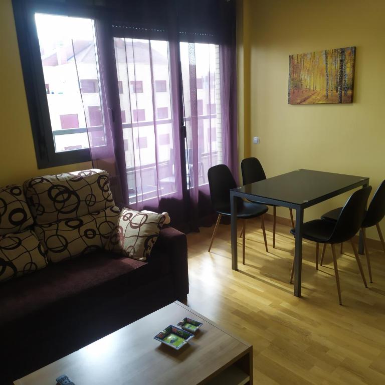 Apartamento Italia piscina aire acondicionado terraza y vistas montaña ideal para mascotas - Apartamento - 2