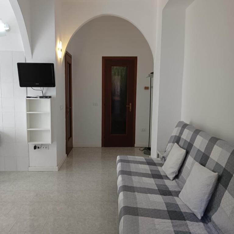 LEMONS HOUSE - Two-Bedroom Apartment - 10