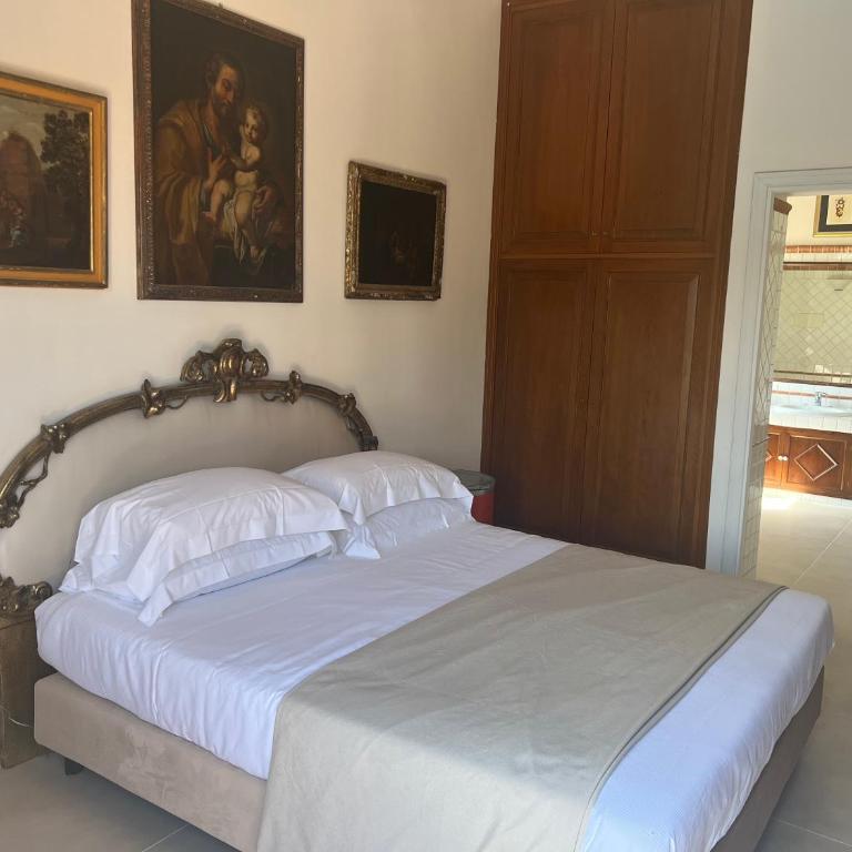 Domus Orestea Luxury Suites - Junior Suite with Pool View - 1