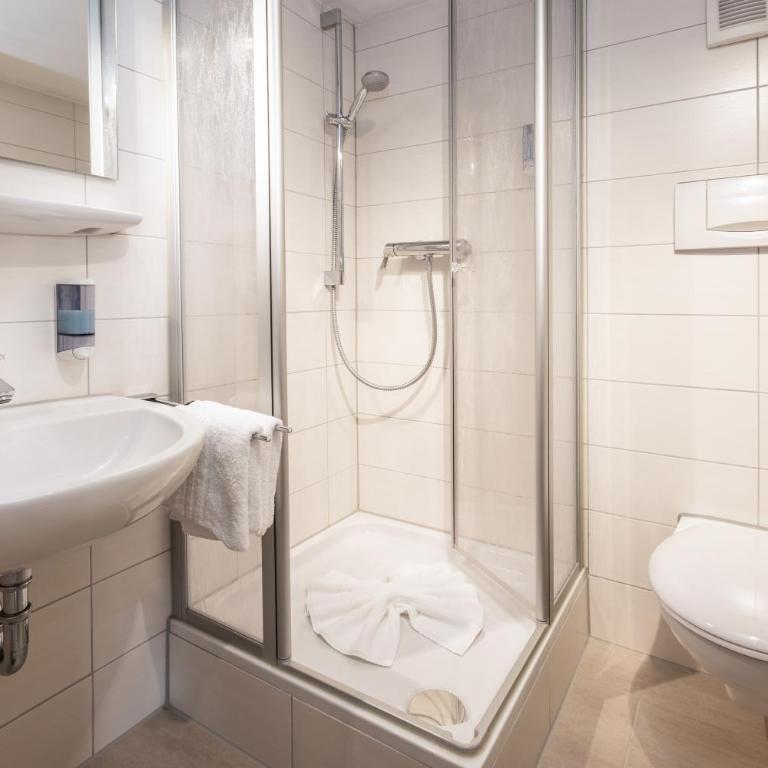 Landgasthof Augustiner - Doppelzimmer mit Balkon - 4