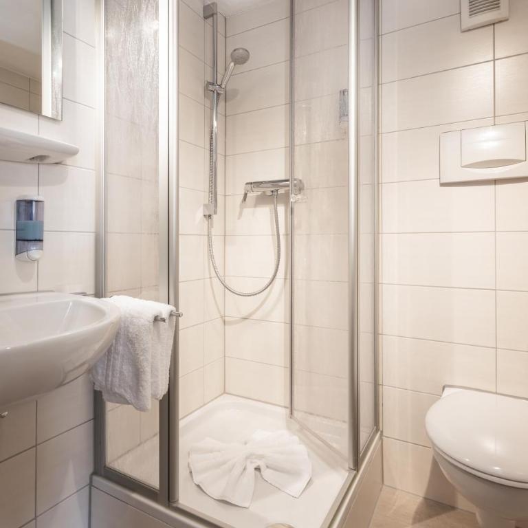 Landgasthof Augustiner - Doppelzimmer mit Balkon - 5