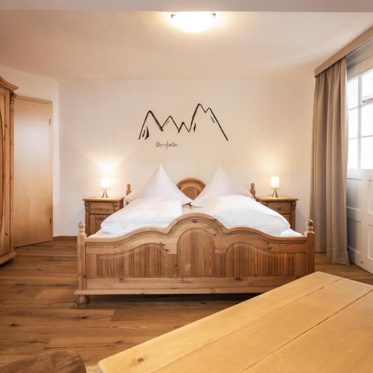 Landgasthof Augustiner - Doppelzimmer mit Balkon - 2