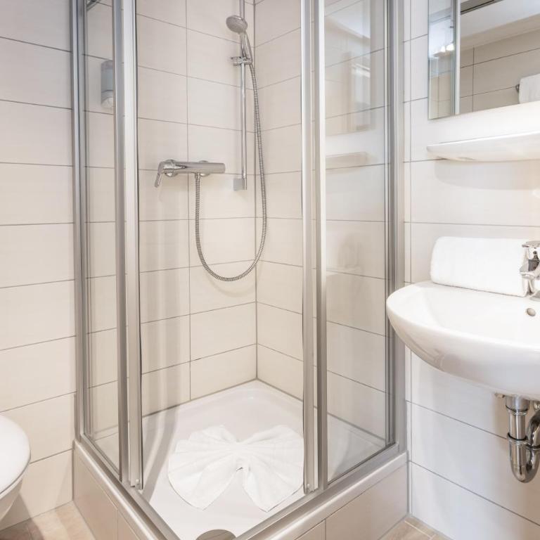 Landgasthof Augustiner - Doppelzimmer mit Balkon - 5