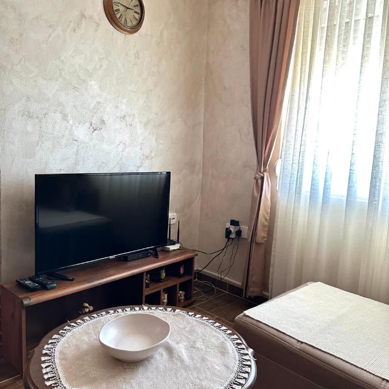 Albomi - Two-Bedroom Apartment - 6