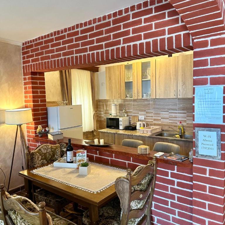 Albomi - Two-Bedroom Apartment - 3