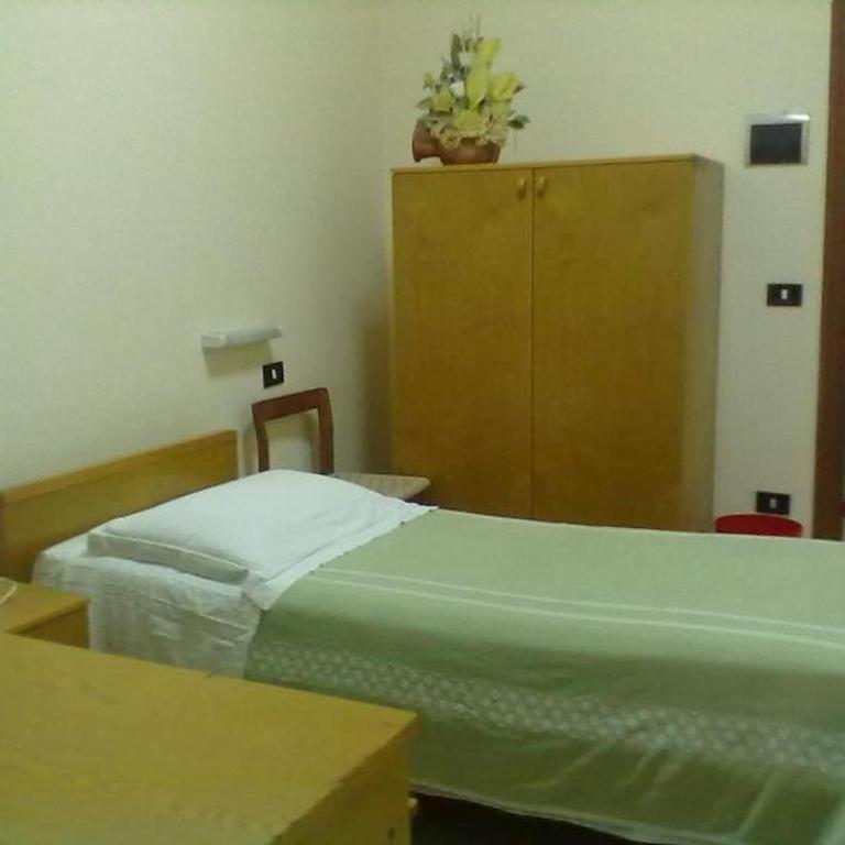 Hotel Apollo - Camera Singola con Bagno in Comune - 2