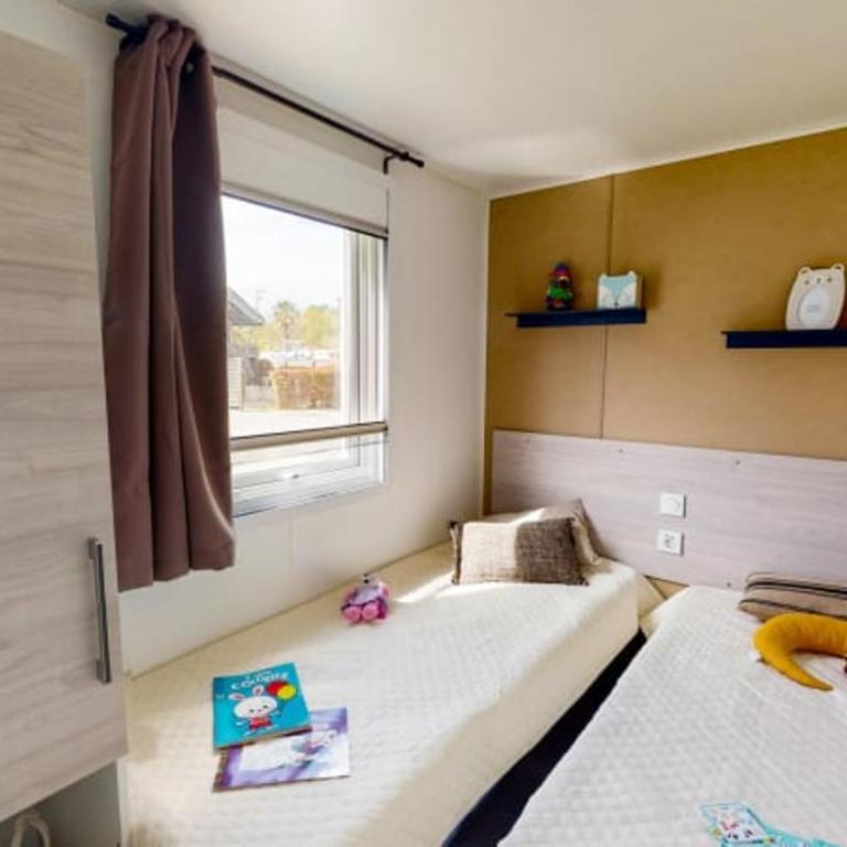 Camping Officiel Siblu Les Embruns - Mobile Home 2 Chambres 4 Personnes « Essentiel Signature » Sans Climatisation - 4