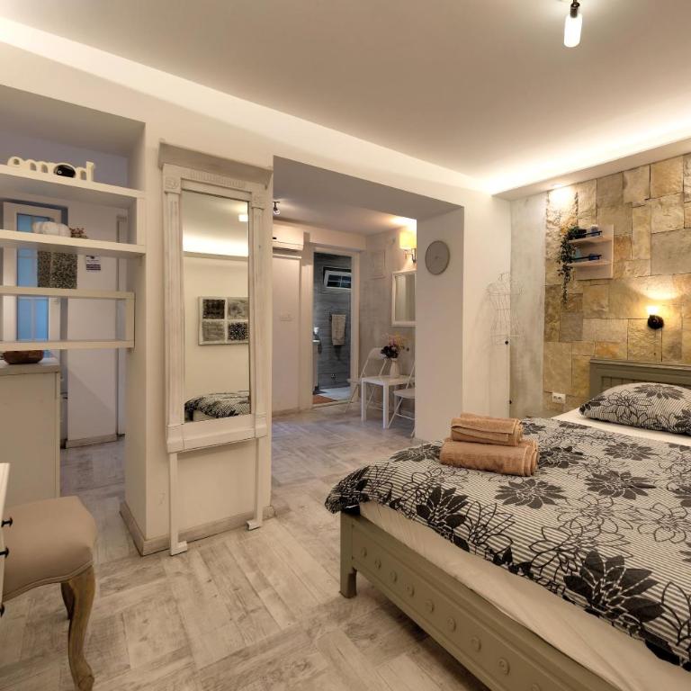 Apartments Villa Mike - Double Room with Kitchenette - 1