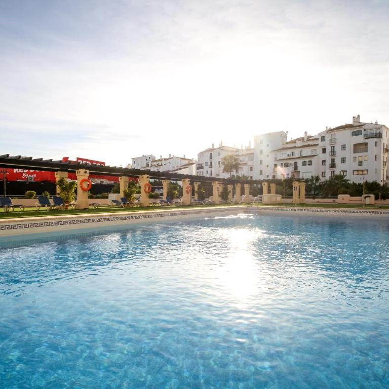 MARBELLA BANUS SUITES - Marbella Marina Banus, Deluxe Apartment, 2BDM-2BHT, Sea Views, Wlk Dist-1min to El Corte Ing Shop & 3min to The Beach - Deluxe Apartment - 53